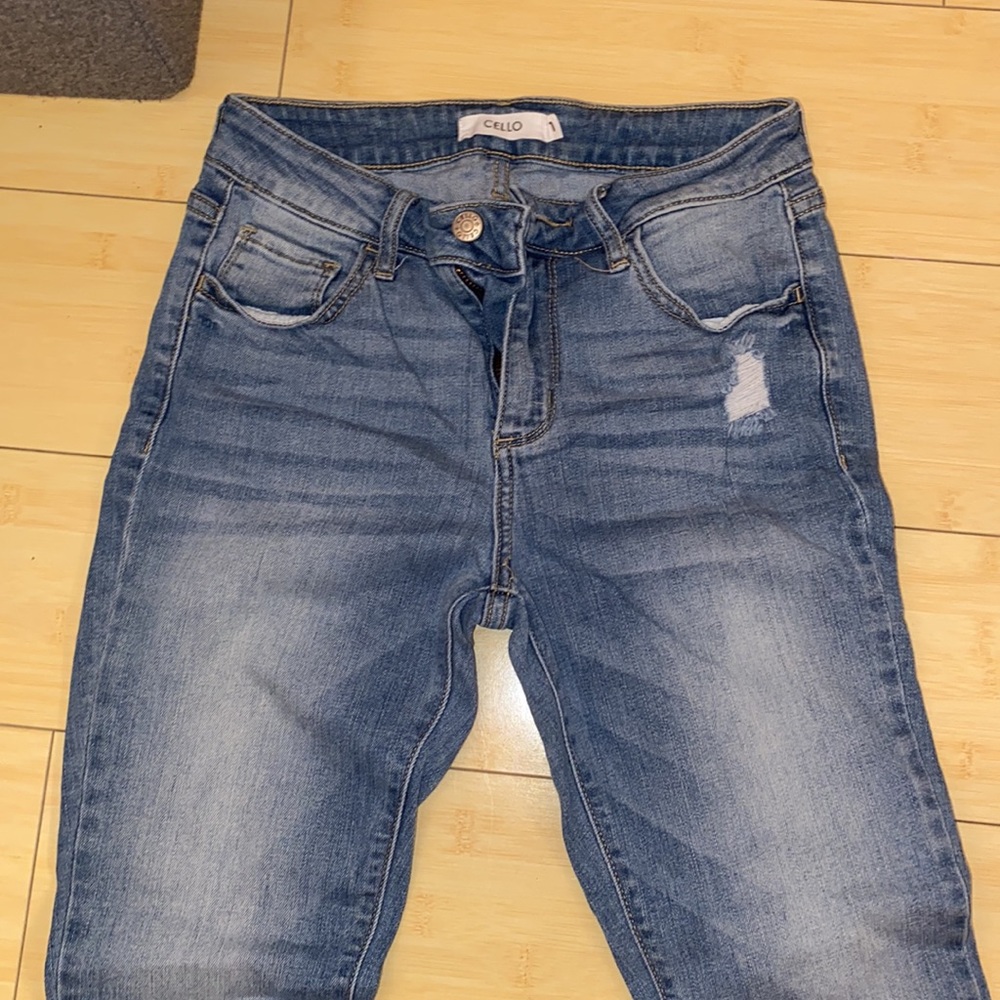 Cello
Ellie Mid Rise Fray Hem Ankle Skinny size 1 - Picture 2 of 6